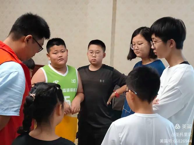 孙昊铖作揖过来了!竣赫点子也特别多哦!田鸿磊可是我们的开心果呢